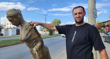 'Venüs' heykeli kaldırım süsü