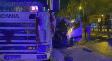 Antalya'da korkunç kaza! 1 ölü 11 yaralı