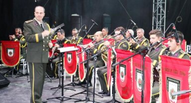 Askeri bandodan Cumhuriyet konseri
