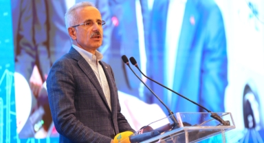 Bakan Uraloğlu: Türkiye, küresel bir e-ticaret merkezi olabilir