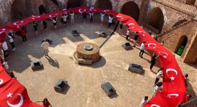 Bisiklet Turu'nda bayrak şöleni