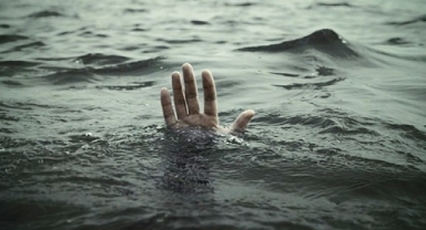 Boğulma tehlikesi geçiren turist hastanede öldü