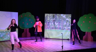 Çocuklar ‘’Çizmeli Kedi’ ile eğlendi