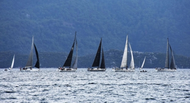 Denizde yarış başladı