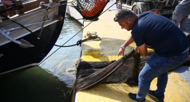 Denizden 500 metrekare hayalet ağ topladılar