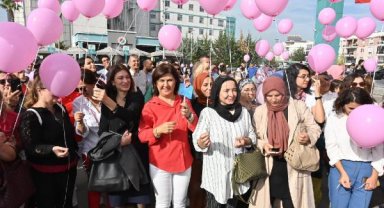 Farkındalık yaratmak için pembe balon uçurdular  