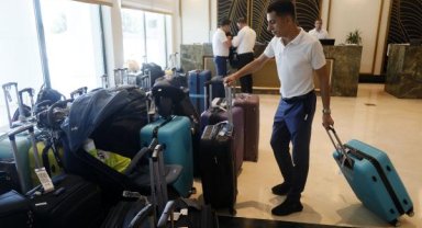 Almanlar veriyor Japonlar ayıplıyor