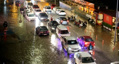 Fethiye'de sağanak hayatı olumsuz etkiledi