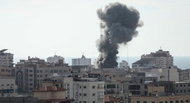 Gazze İsrail bombardımanı altında
