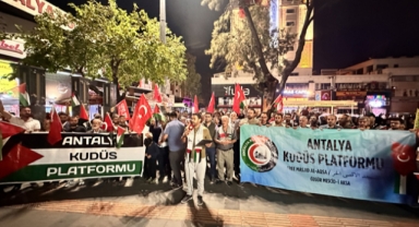 Gazze'ye saldırılar Antalya'da protesto edildi