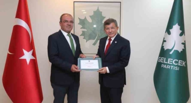 Gelecek Partisi’nde nöbet değişimi