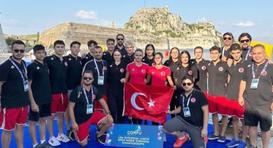 Genç Yüzücüler Avrupa’da Yarıştı