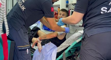 Husumetlisi tarafından bıçakla yaralandı