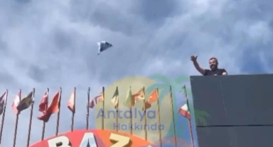 İsrail bayrağını yaktı