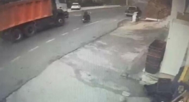 Kamyonun çarptığı motosikletli kadın öldü