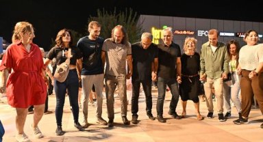 Kardeş Türküler sahne aldı