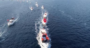 Kemer'de 100 tekneyle kortej