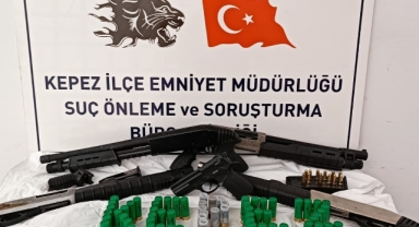 Kepez ilçesinde 5 silah ele geçirildi