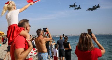 Konyaaltı'nda F-16'lardan 100'üncü yıl şovu