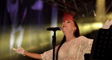 Leman Sam ve Zeybeklerle 100. yıl