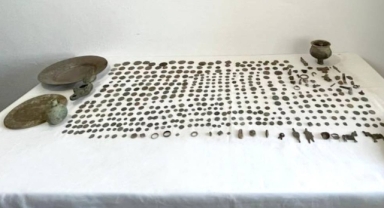 785 sikke ve 32 tarihi obje ele geçirildi