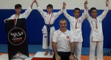 Minik karateciler 7 madalya kazandı