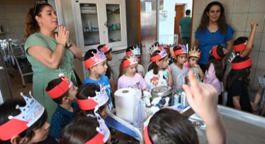 Minikler sokak hayvanlarıyla buluştu