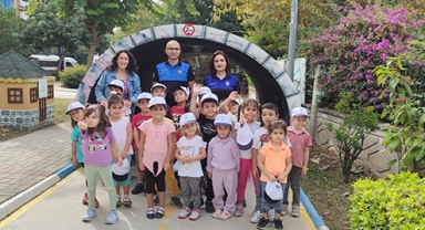 Miniklere trafik eğitimi veriliyor 