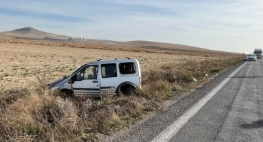 Otomobil şarampole devrildi: 1 ölü, 1 yaralı!