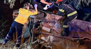 Otomobil şarampole devrildi: 2 ölü, 3 yaralı