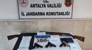 Ruhsatsız silahlar ele geçirildi