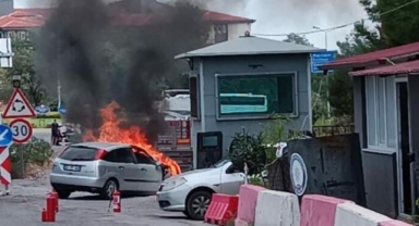 Seyir halindeki araçta yangın