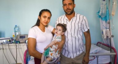 10 saat atık toplayarak destek oluyor