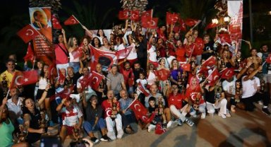 Tenis Turnuvası'nda dereceye girenler ödüllerine kavuştu