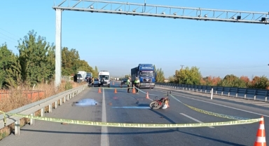 Tır ile motosiklet çarpıştı: 1 ölü