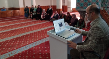 Umre yolcularına seminer verildi