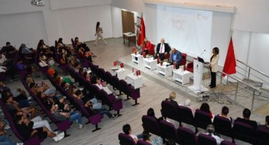 'Yüz Yıllık Çınar: Cumhuriyet' paneli