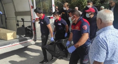 Yaşlı adam ölü, eşi ise yaralı bulundu 