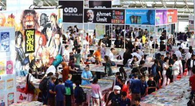 Kitap kurtları buyurun fuara!