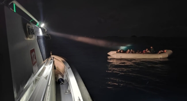 23 göçmen yakalandı, 53 göçmen kuratrıldı