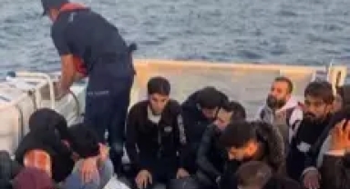 93 kaçak göçmen kurtarıldı
