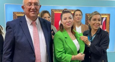 Ak Parti'de katılım ve aday tanıtım toplantısı