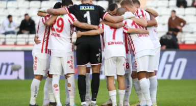 AKREP 'İLK' PEŞİNDE