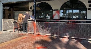 5 iş yerine kırmızı boyalı saldırı