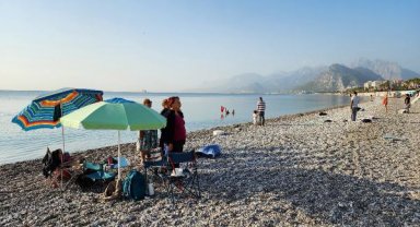 Atatürk, Antalya'da denizde ve karada anıldı