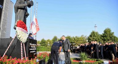  Ata'ya saygı töreni