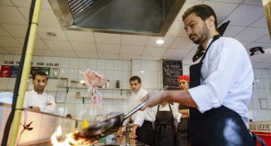 Avrupa'nın gözü, Türkiye'de