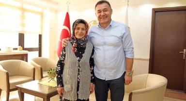 Ayşe teyzenin 50 yıllık sorununu çözdü