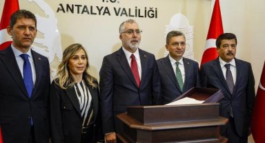 Bakan Işıkhan'dan Valilik ziyareti