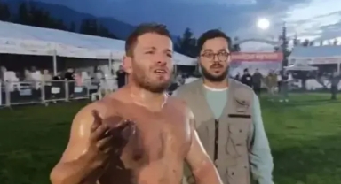 Balaban rakibine sinirlendi, seyirciyle tartıştı